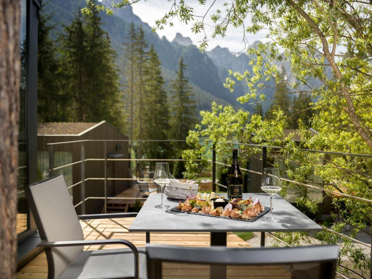 Skyview Chalets Am Camping Toblacher See エクステリア 写真